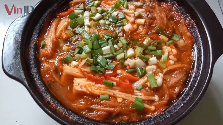 Canh nấm kim châm kim chi