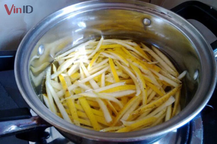 Nấu nước vỏ bưởi