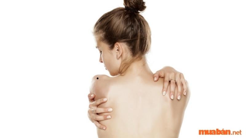 Tướng số nốt ruồi trên vai trái phụ nữ