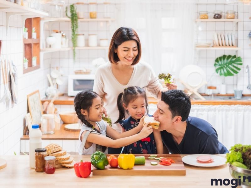 Nốt ruồi trong lòng bàn tay phải ở nữ