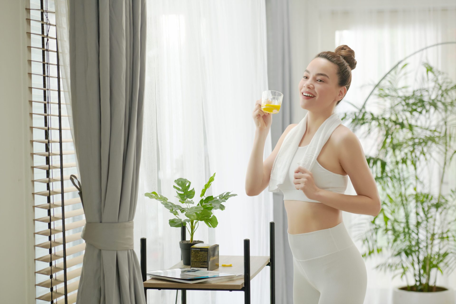 Vitamin C còn tác động đến quá trình đốt cháy chất béo và calorie dư thừa trong cơ thể