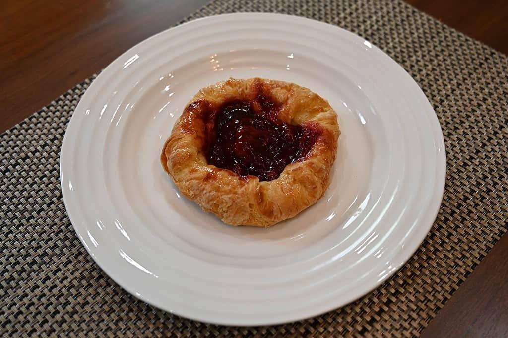 how many calories in a cherry danish