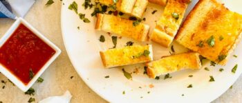 Frozen Garlic Bread in Air Fryer