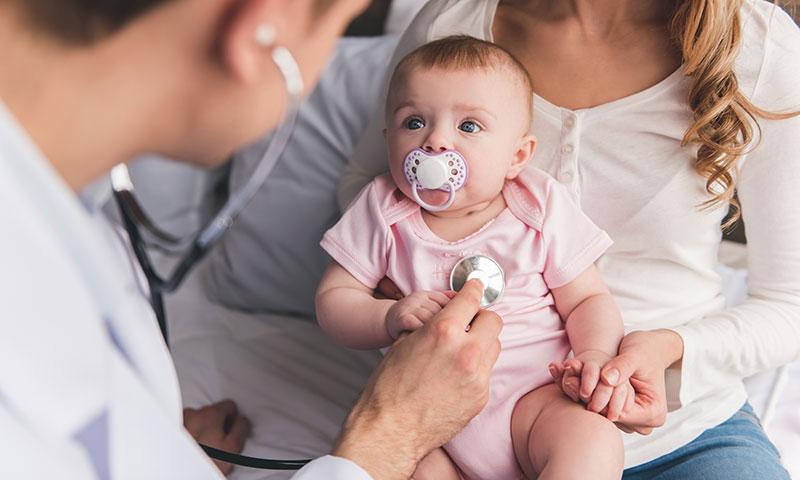 Causas y tratamiento de los soplos cardíacos en niños