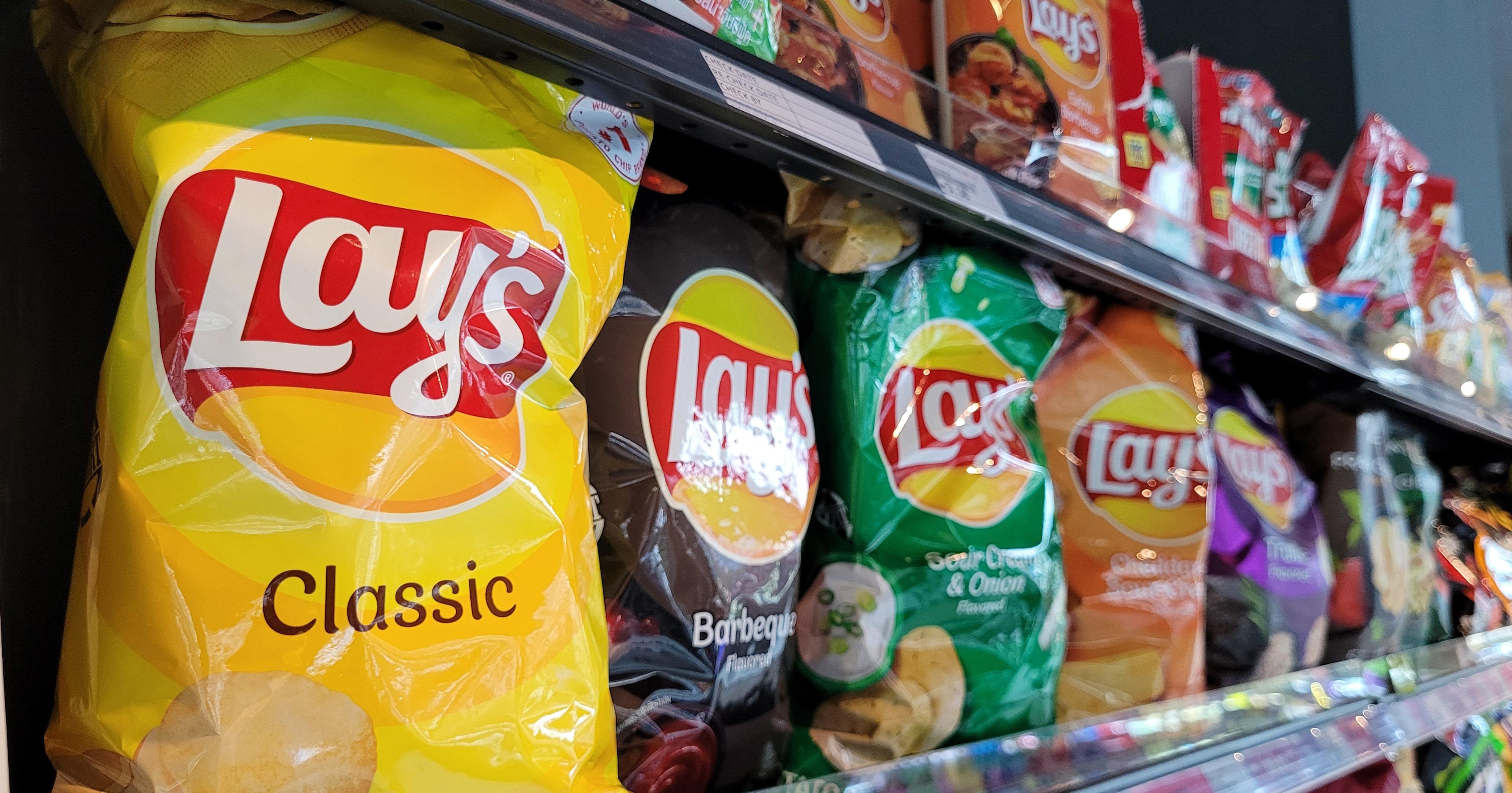 sodium in lays potato chips