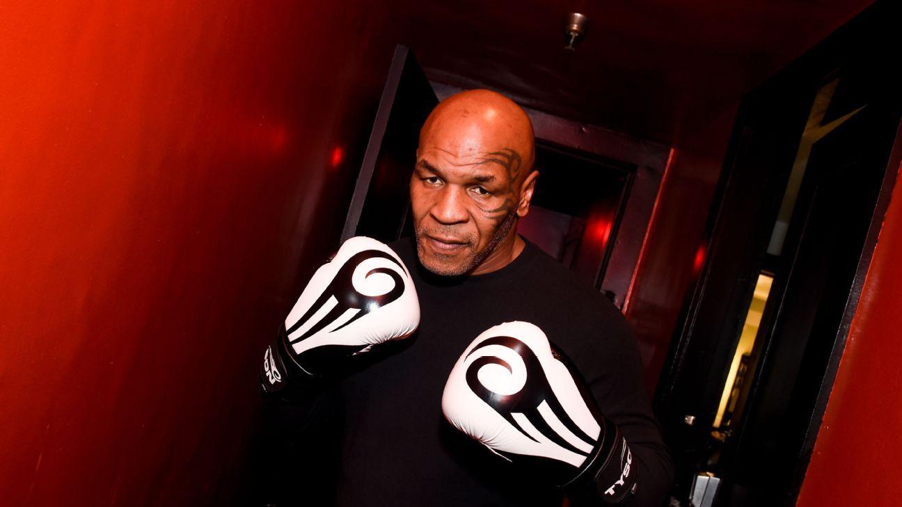 what weight did mike tyson fight at